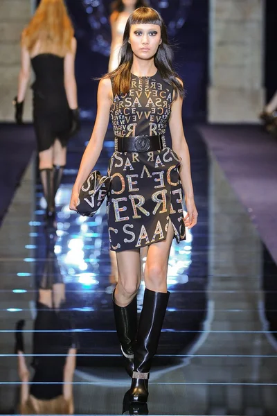 Look 32